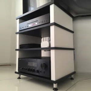 Стійки під апаратуру